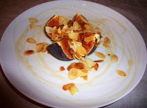 Figs with honey and toasted almonds