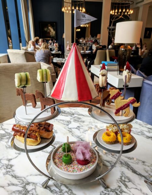 overloop versieren Vervelen Afternoon tea in Amsterdam at the Waldorf Astoria